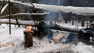 bushcraft. shelter in the forest. weekend :-))