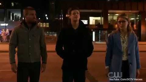 Arrow 7x9 | Batwoman Welcomes Barry, Oliver And Kara