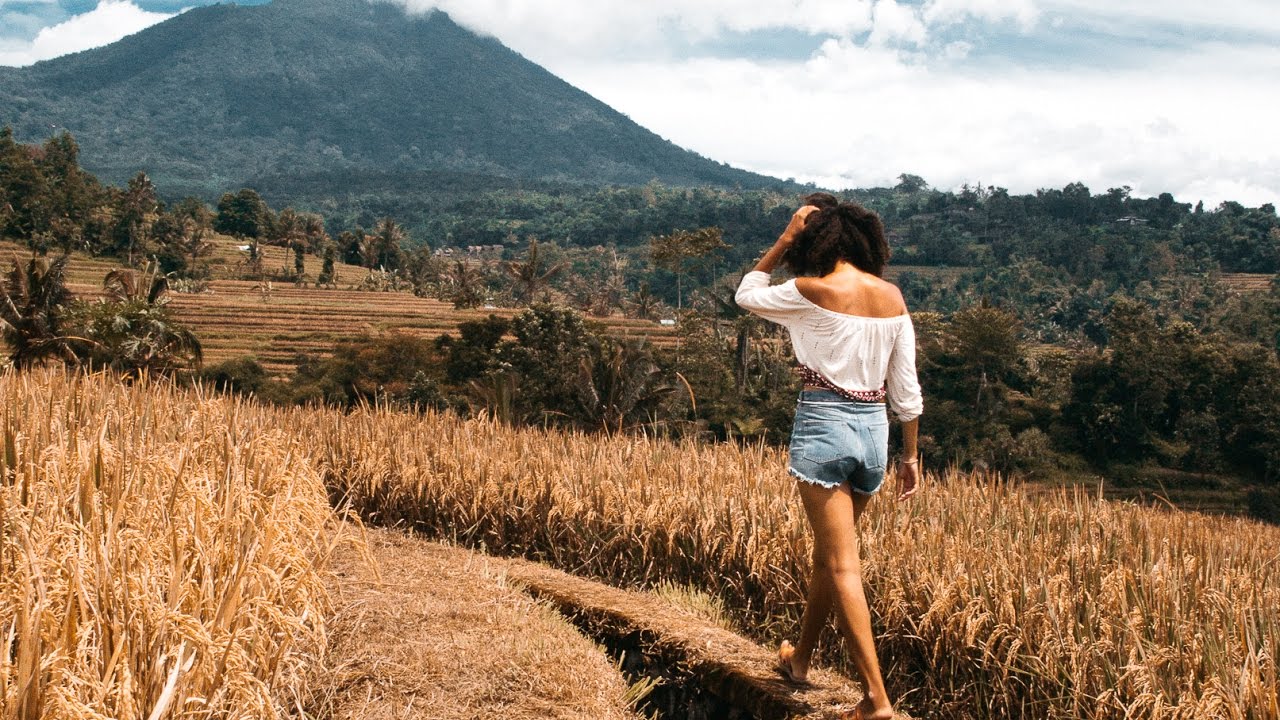 INTERNATIONAL STUDENT LIFE ON THE ISLAND OF BALI