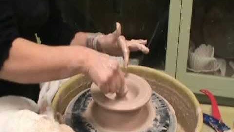 Throwing a teapot part two - the lid