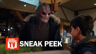 Resident Alien S03 E03 Sneak Peek | 'Harry Crashes Ben's Family Trip To Yellowstone'