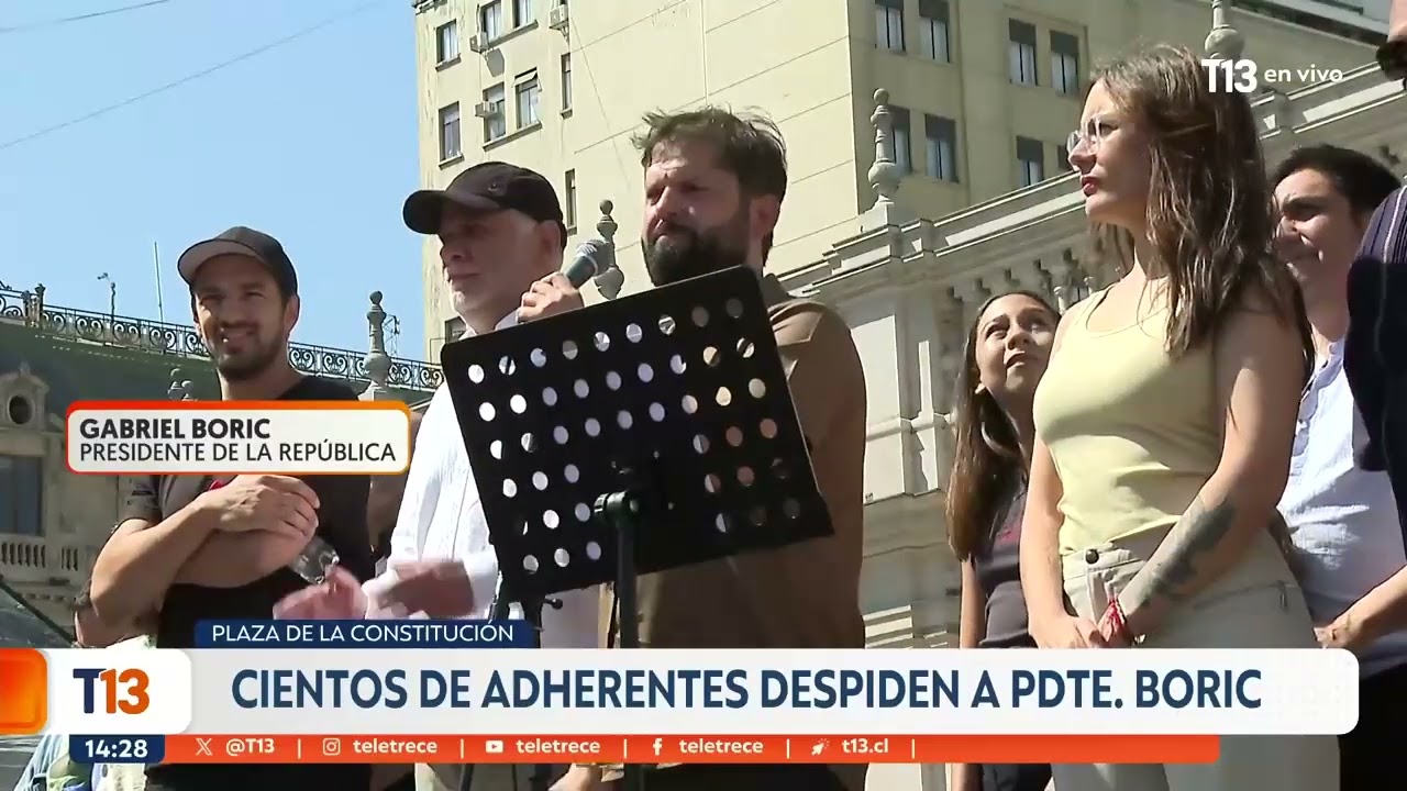 Cientos de adherentes despiden al Presidente Boric