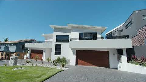 In The Spotlight - Byron Bay