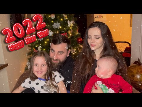 გილოცავთ ახალ 2022 წელს!!!!!!!