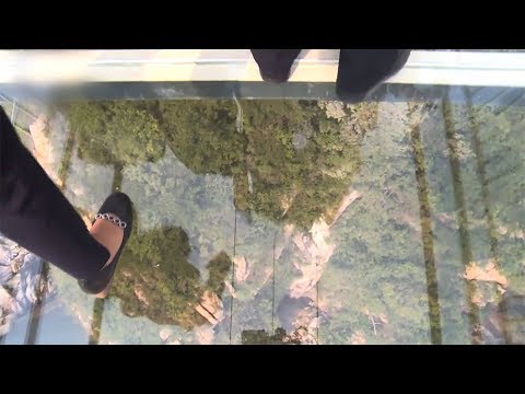 A 5D glass bridge opens in east China