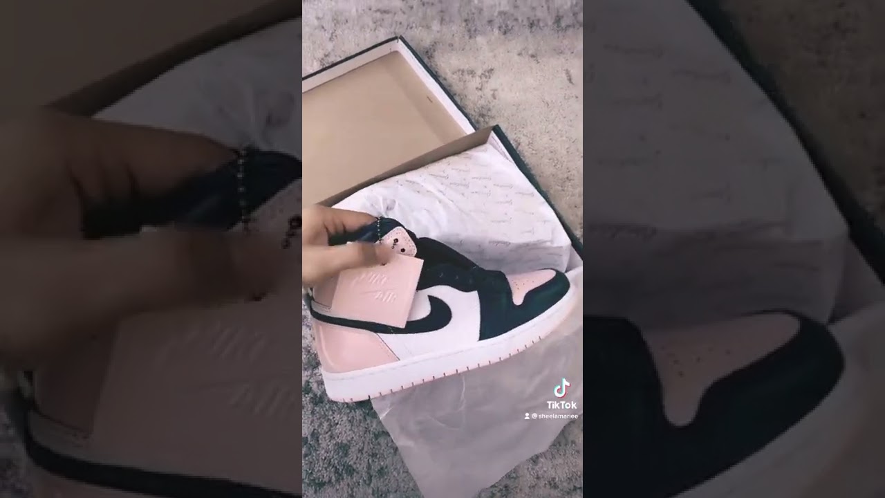 Nike Jordan 1 High Bubblegum. 