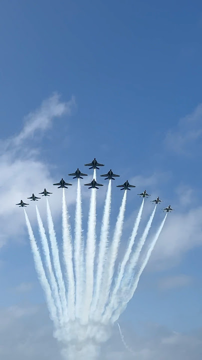 Blue Angels and Thunderbirds fly TOGETHER in a super-delta formation 🇺🇸