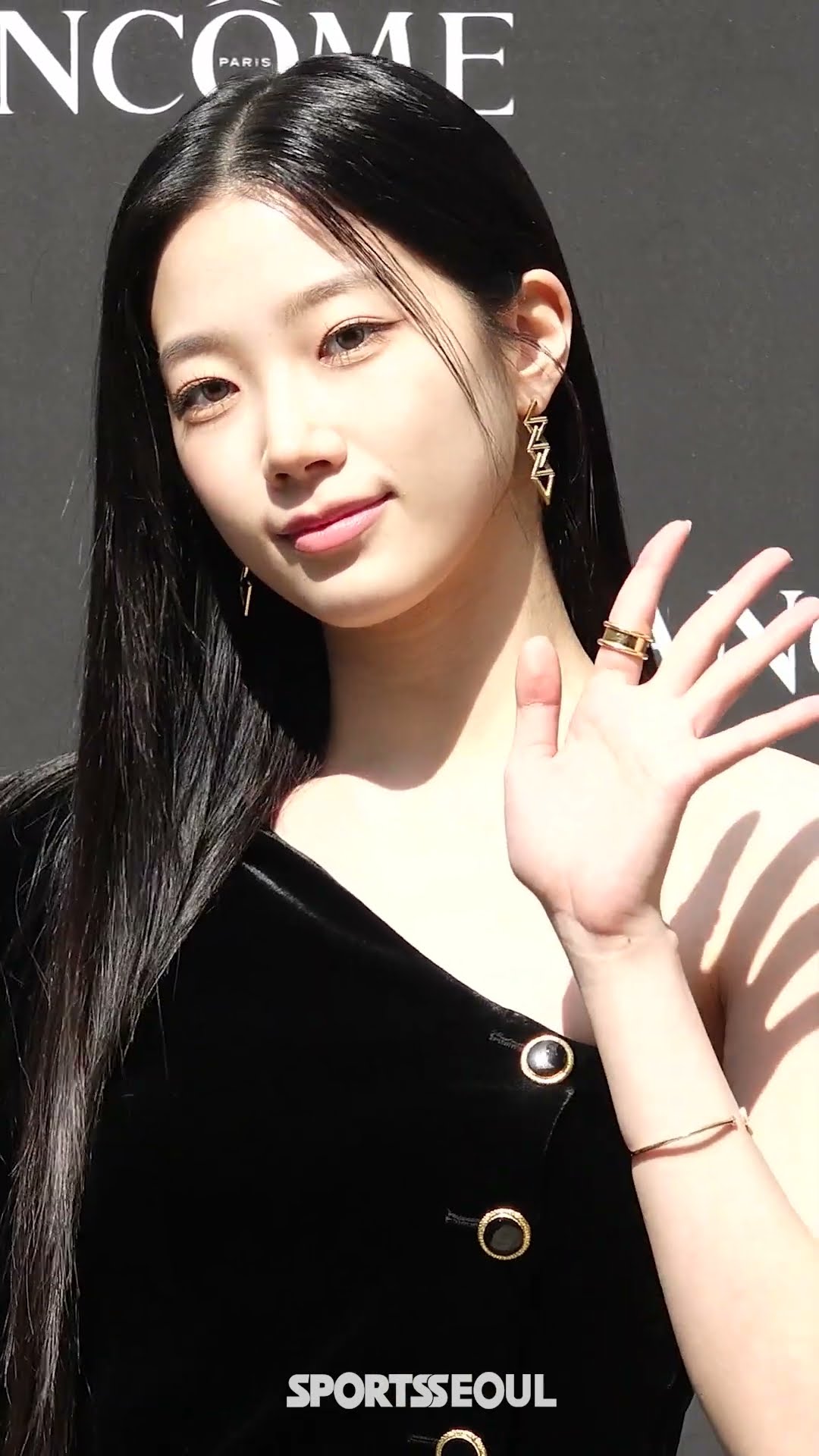 르세라핌 카즈하(KAZUHA), 미모가 활짝 피어나~