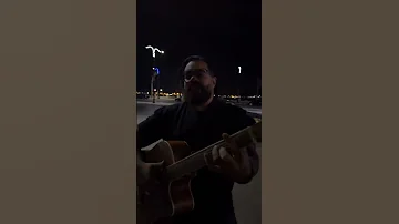 انا بشحت بالجيتار 