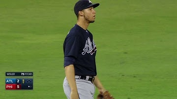 ATL@PHI: Simmons snags liner to retire Hernandez