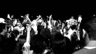Ozomatli bring it to the crowd (Ya Se Fue) (Irving Plaza- Thur 2/3/11)