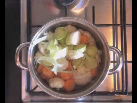 Vídeo: Sopa De Legumes Com Espinafre