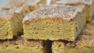 Chewy snickerdoodle blondies | Easy bar recipe