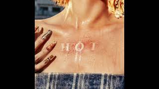 LE SSERAFIM: HOT (Audio)