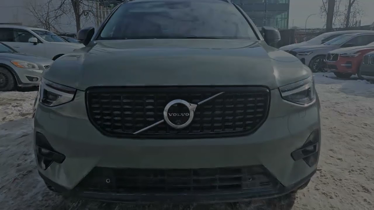 2024 Volvo XC40 B5 AWD Ultimate Bright Theme Pointe-Claire QC