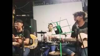 Download Lagu QIA band - hidup hanya sekali Garasi Live (Cover) MP3