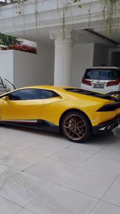 Rumah mewah dan koleksi mobil sport Haji Febrian Agung CEO Best Corporation ๐