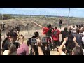 Protesta kundër resortit luksoz të Ulajt në Rrjoll, banorët heqin edhe gardhin me tela me gjemba
