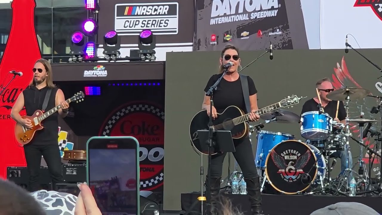 Gretchen Wilson "Redneck Woman" | 2025 Coke Zero Sugar 400 Pre-Race Concert