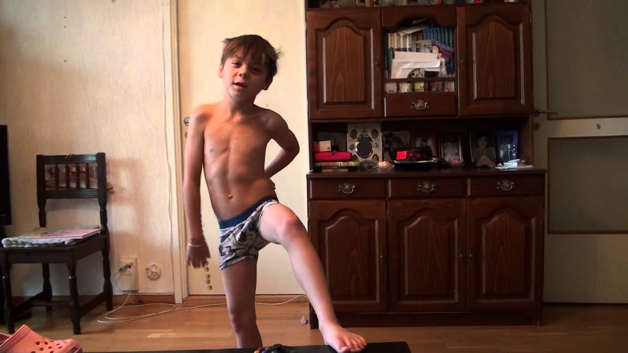 Kevin Nilsson plays Star Wars on Xbox Kinect!