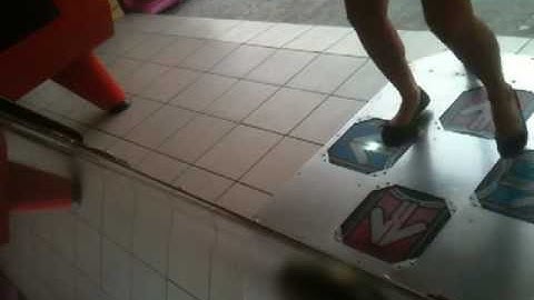 CANDY Luv UNLIMITED à la salle de jeux MACAO à Marseillan sur la borne Dance Dance Revolution X