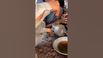 Zescilindermotor zuiger montage #shortsfeed #monteur #gereedschap #mechanisch #ytshorts