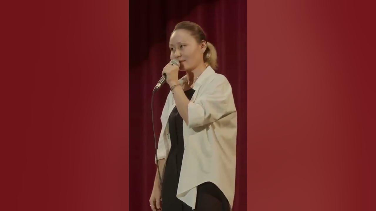 Айна Мусина про встречу с фанаткой 😂 - YouTube