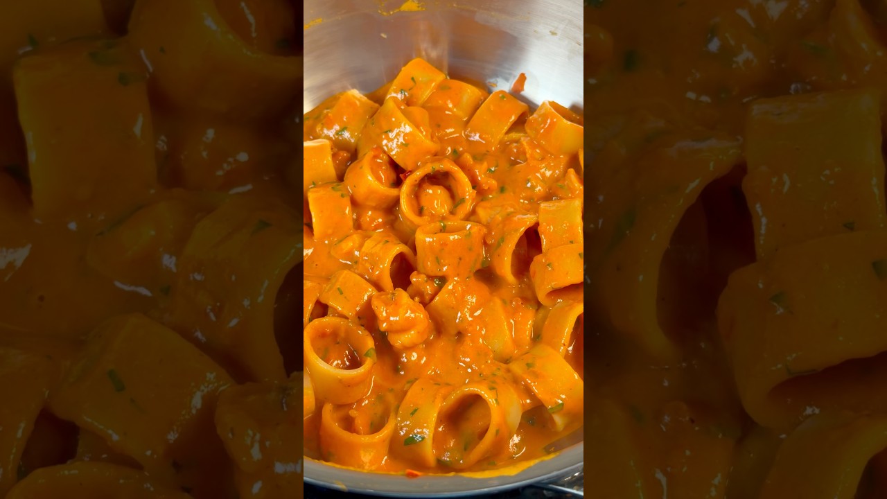 Spicy calamarata with king prawns 🦐