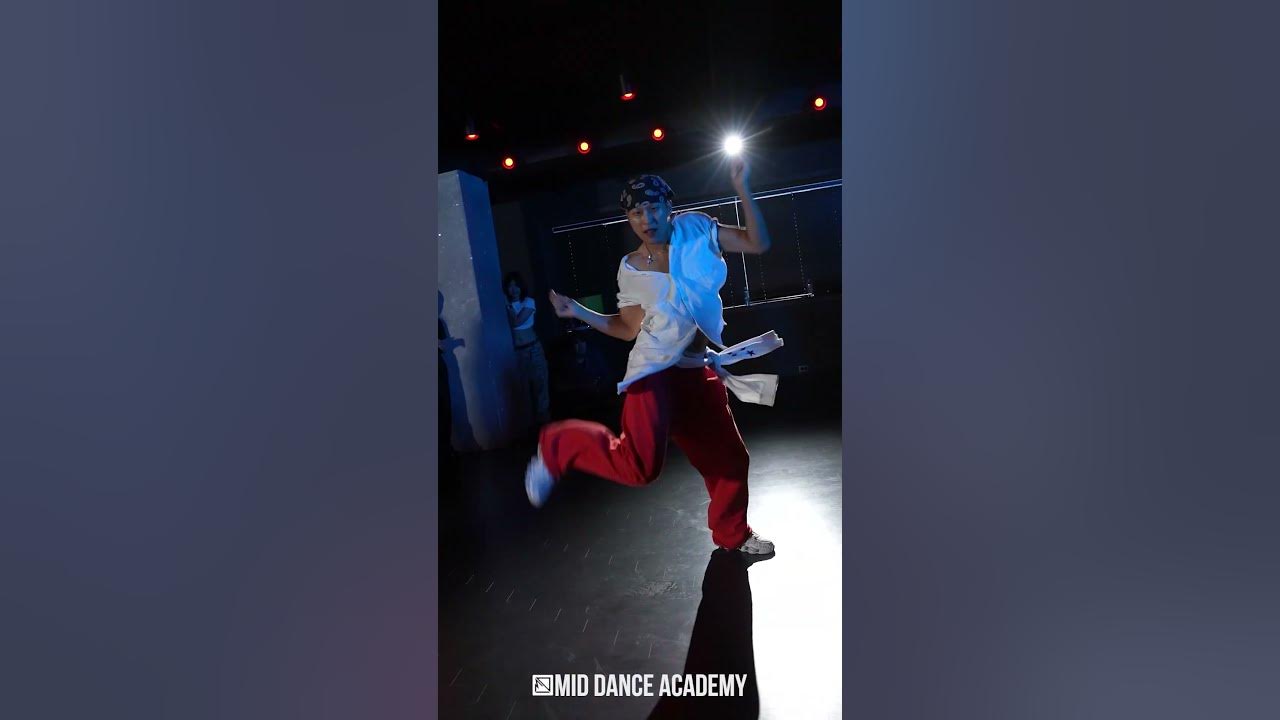 BLACK Q ChoreographyㅣTroye Sivan - RushㅣMID DANCE STUDIOㅣ#shorts BLACK Q ChoreographyㅣTroye Sivan - RushㅣMID DANCE STUDIOㅣ#shorts