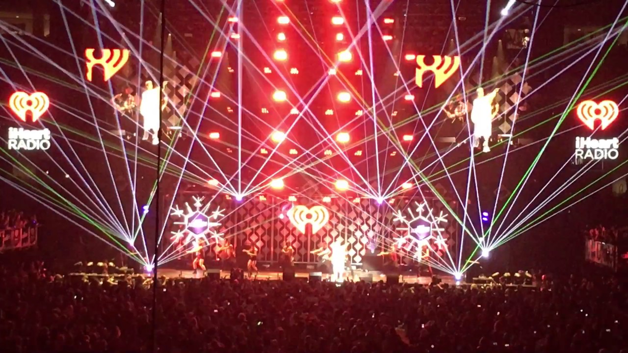 Justin Bieber - Let me love you, Jingle Ball 2016 - Los Angeles