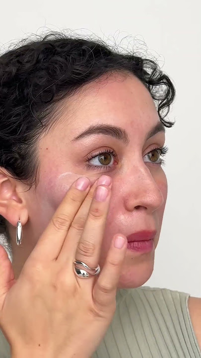 Skin Products for Reducing Facial Redness