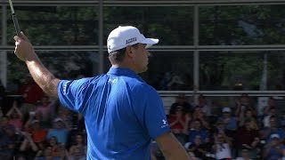 Gary Woodland holes 35-foot putt for birdie at Barclays