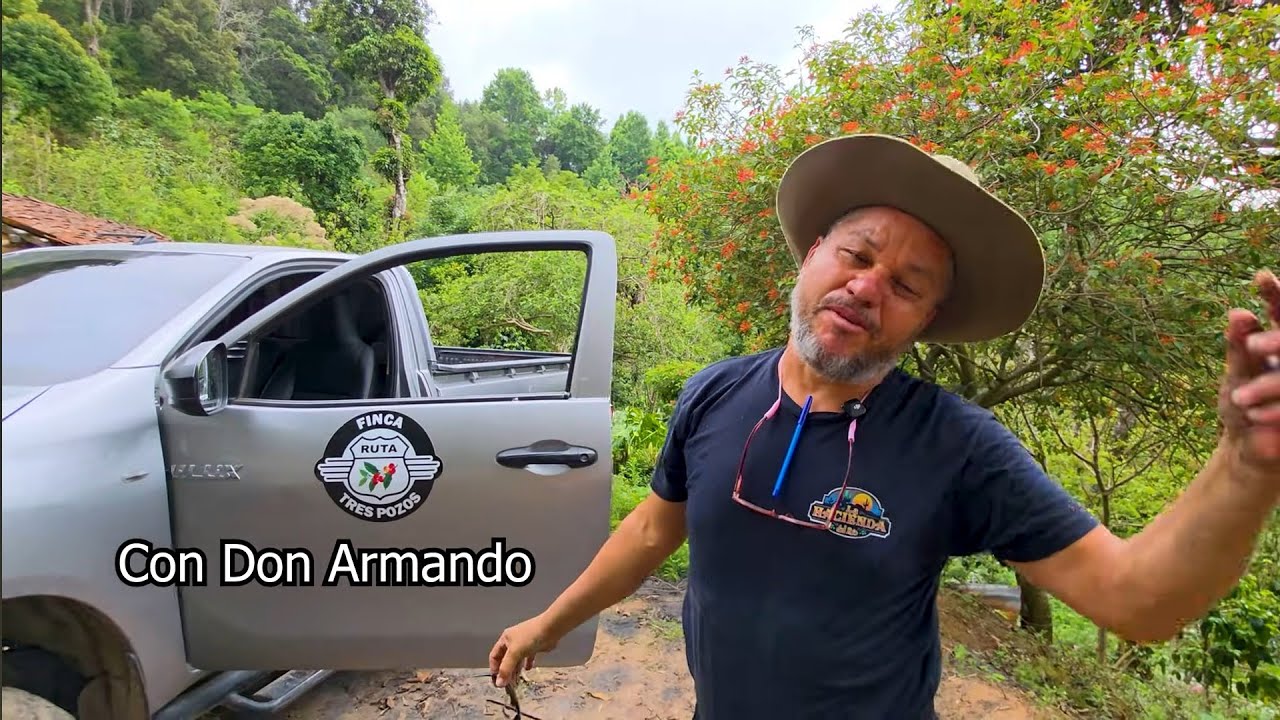 Temporada de Durasnos y Abono de La Finca de Café Especial Tres Posos en El Salvador, Chalatenango.