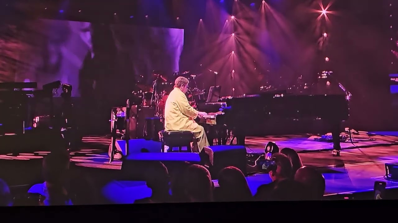Elton John performing Candle in the wind 10/25/25 Anaheim convention center 