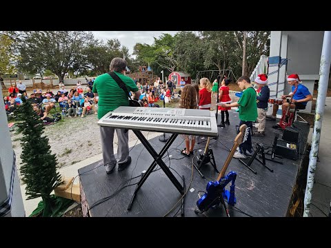 Waves of Wonder Montessori School Christmas Show 2023