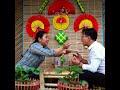 The CEO always knows how to surprise single mothers, and the touching story that follows.
