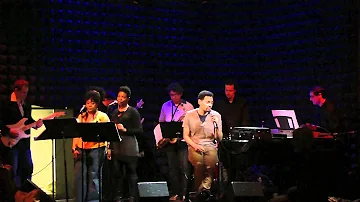 Mark Anthony Lee: "How 'Bout Us" (Champagne)