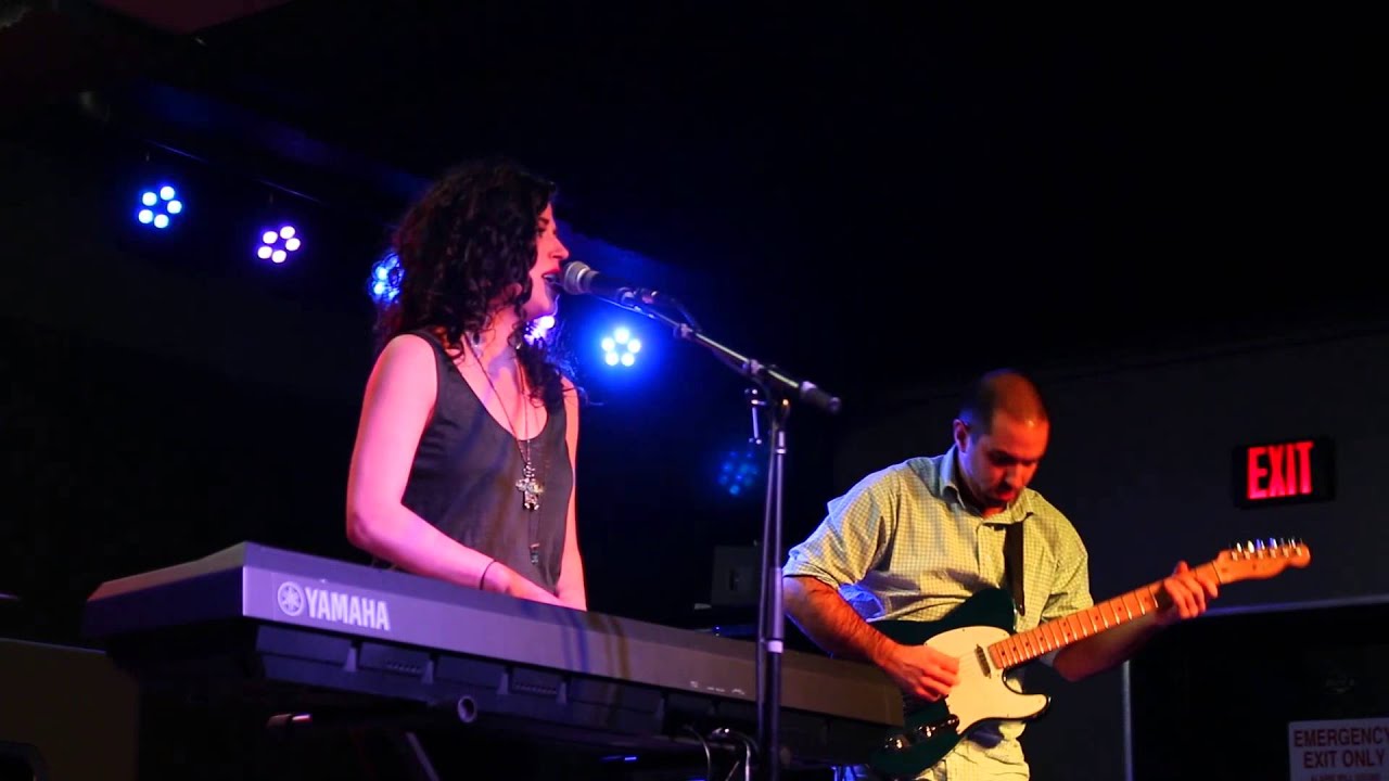 Julia Felice 2014-12-13 The Dock - All On The Line 1080p