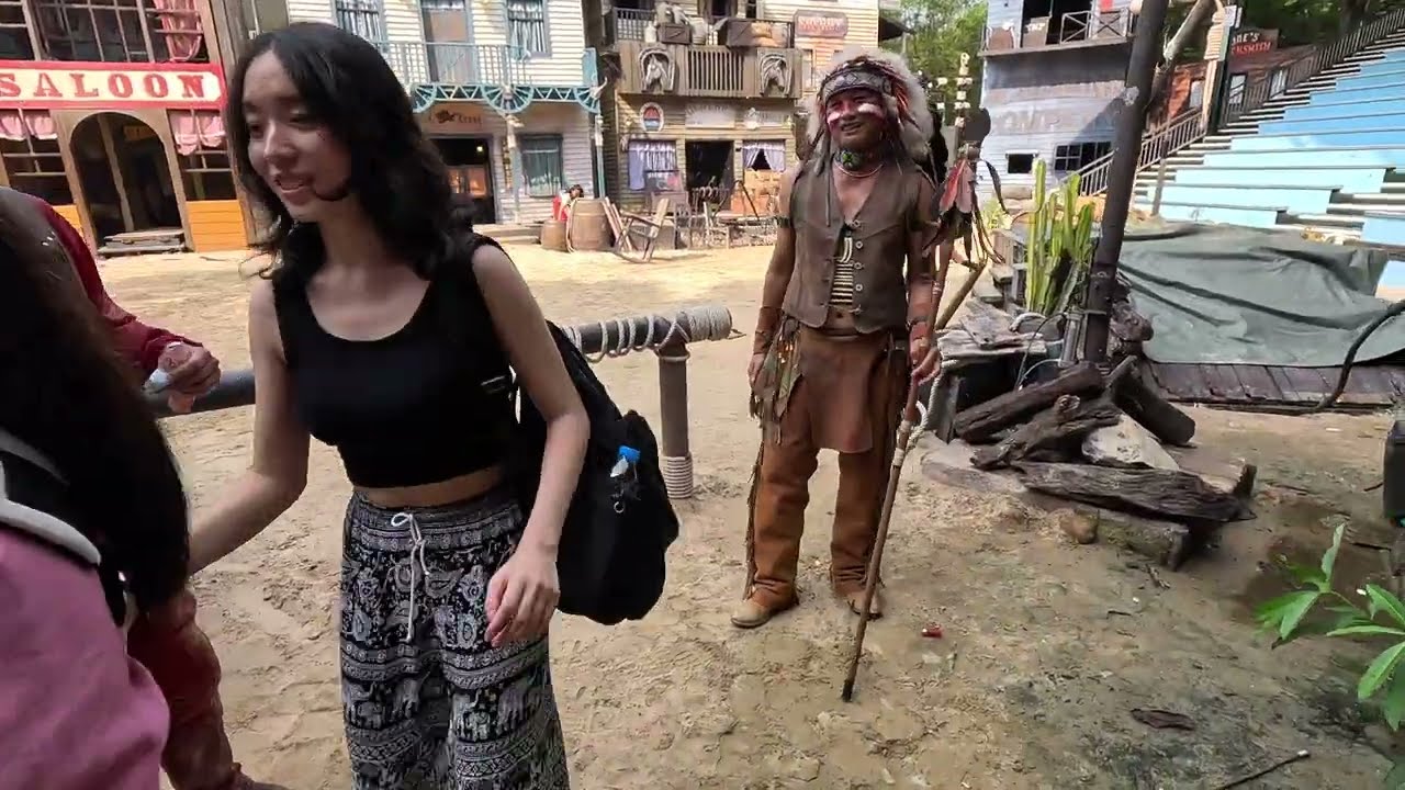 #7 Cowboy Stunt Show || Safari World || Bangkok || Honeymoon day 2