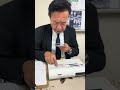 【解説動画を自撮りするヒロシ】