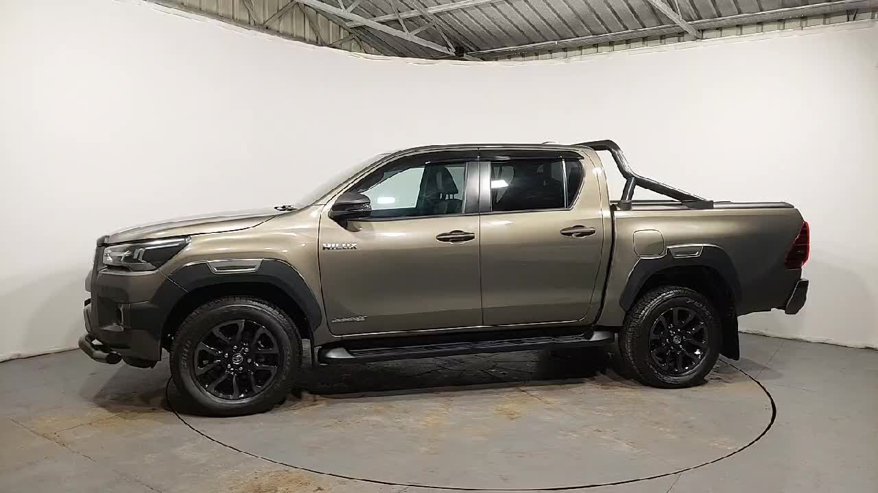 UXZ4309 - Toyota Hilux Invincible X DCab 2.8 Pickup D-4D Auto