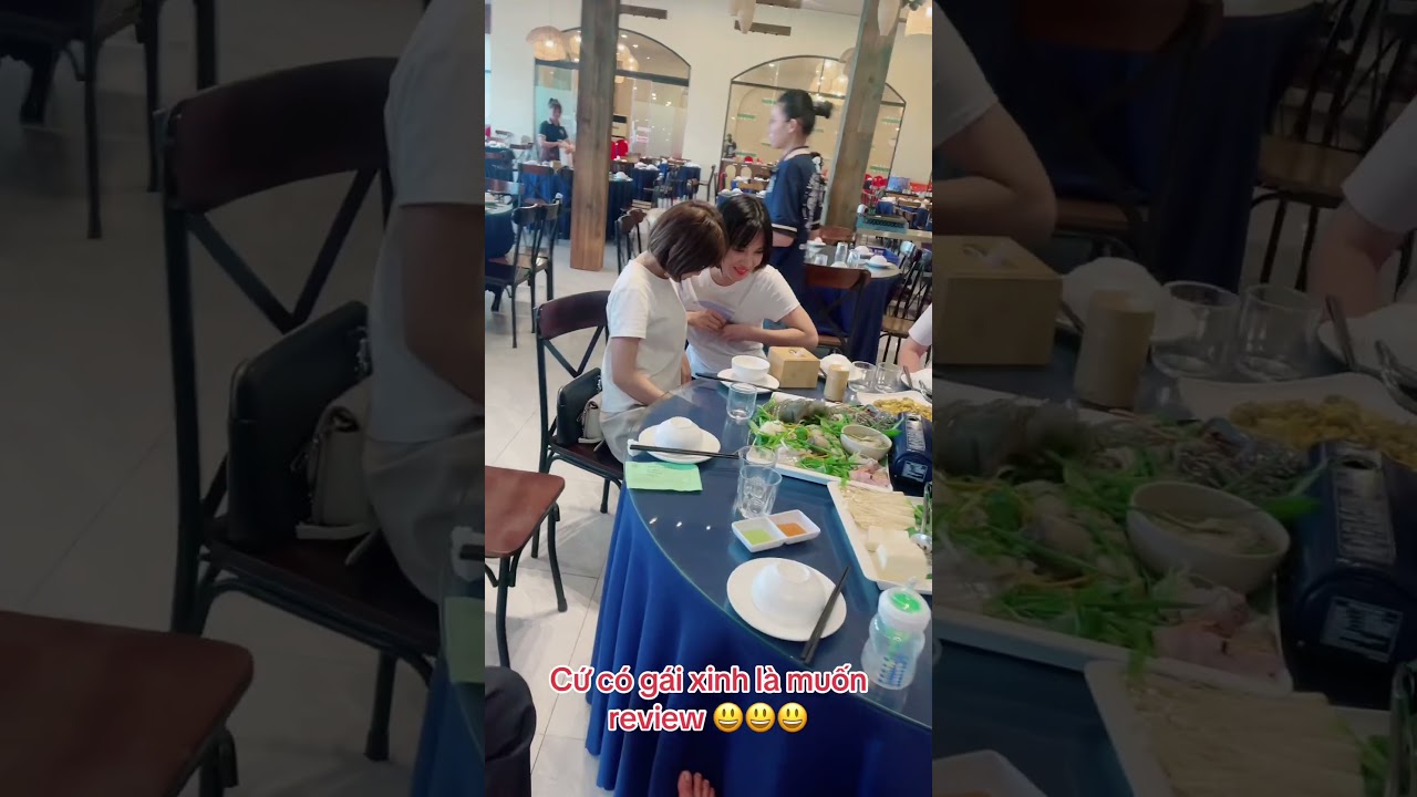 Nên chọn quán có gái xinh ăn cho ngon 😃😃😃