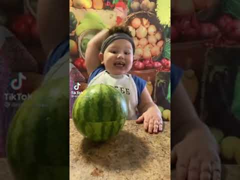 جاكي شان وهو صغير   