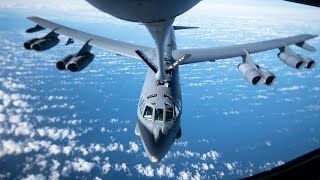 Incredible Footage of Refueling the B-52 Stratofortress In Flight