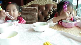 Aliza & Naomi 2016031702