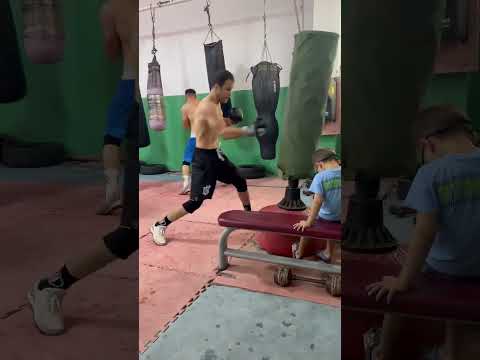💢 🥊 Таджикский боксер-профи Баходур Усмонов показал свою тренировку