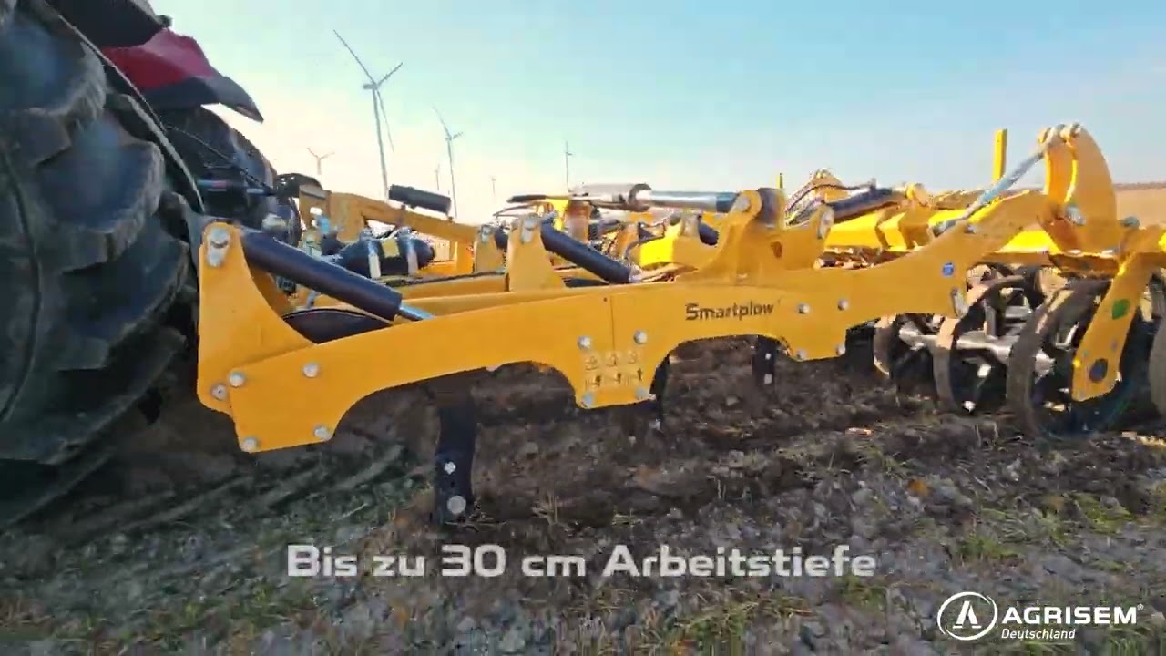 Agrisem Smartplow im Feld - nichtwendende Tiefenlockerung