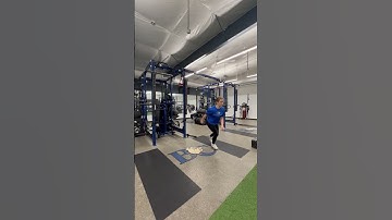 Lateral hops with pause