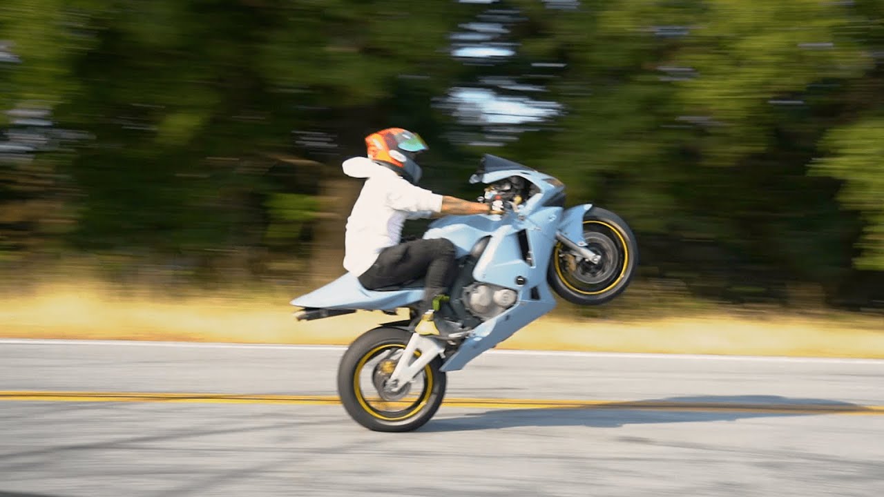 Sport Bikes doing Wheelies YouTube