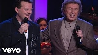 Video thumbnail of "Gaither Vocal Band - Loving God, Loving Each Other [Live]"